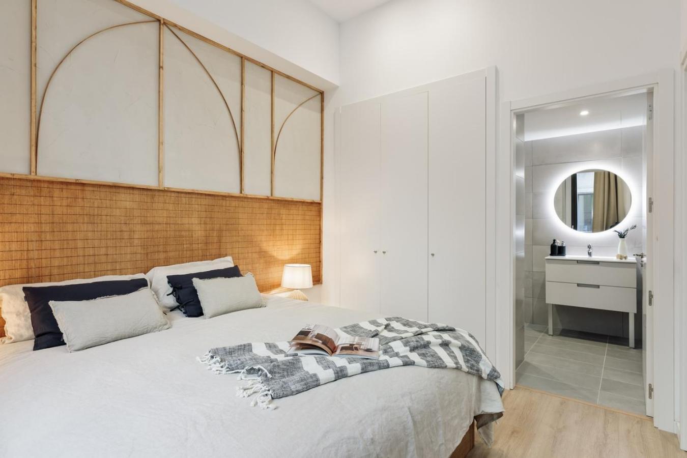 Baronissi - 2 Bedrooms And Terrace In Ciutat Vella *