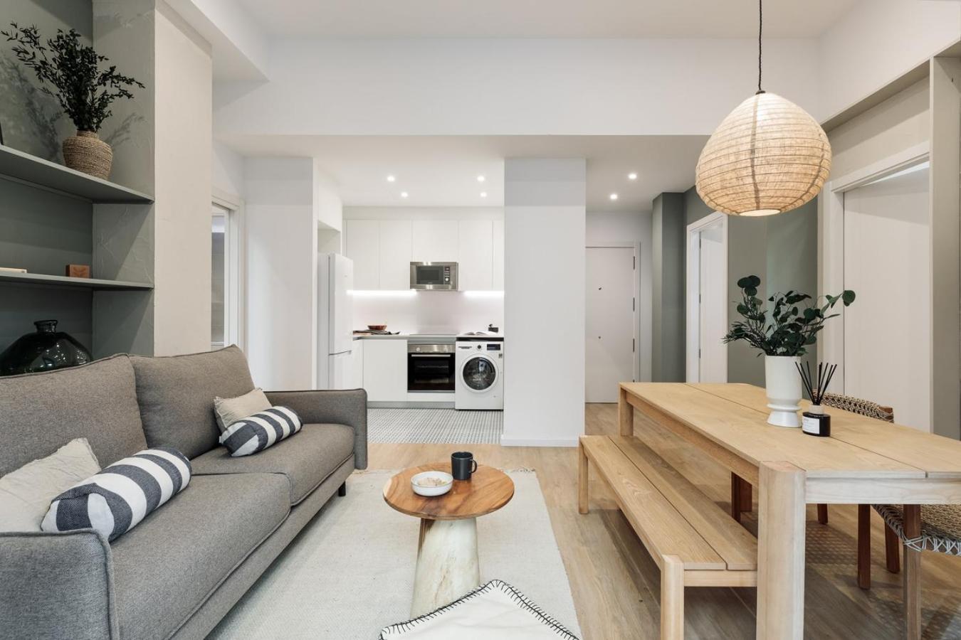 Baronissi - 2 Bedrooms And Terrace In Ciutat Vella