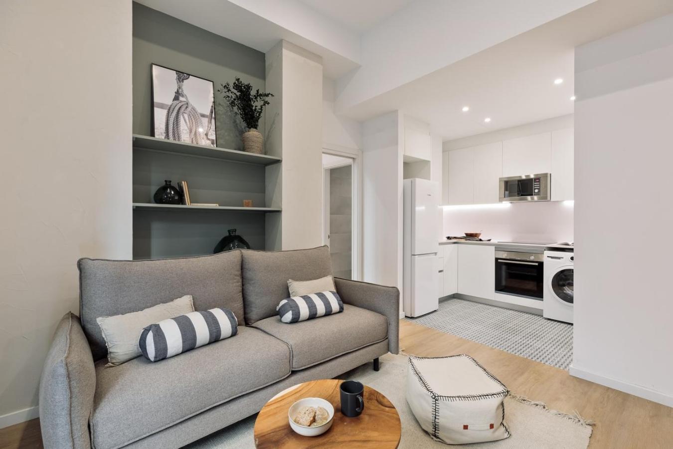 Baronissi - 2 Bedrooms And Terrace In Ciutat Vella Barcelona